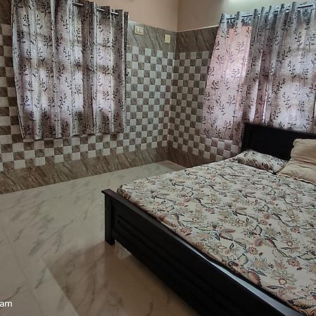 Selvams Home Stay Tiruchchendūr Esterno foto